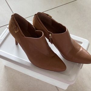 Lauren Ralph Lauren Tan Booties Size 7